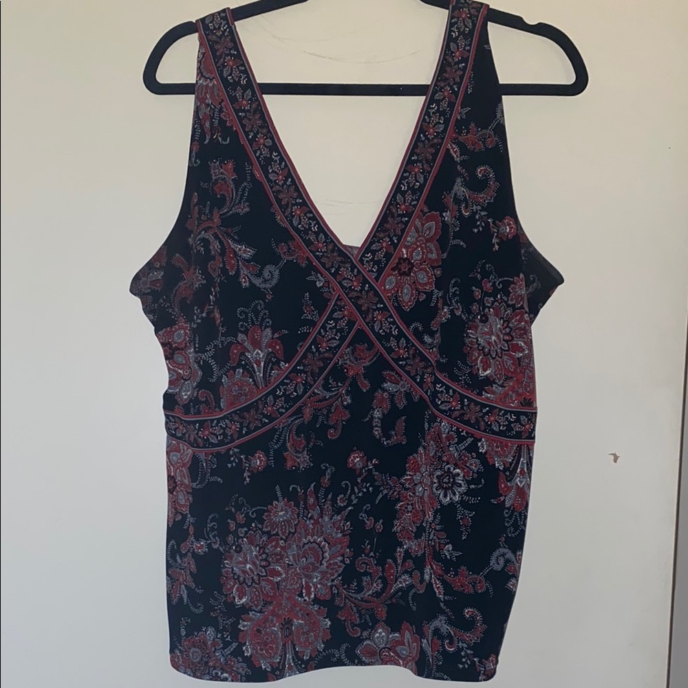 ❤️ 5 for 20.00 Elegant Black and Red Paisley Women's Top